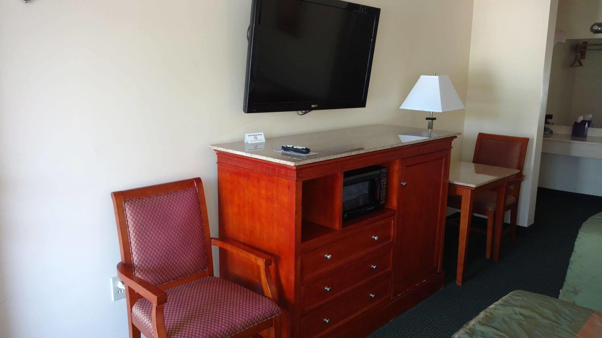 Hurricane Inn Waynesboro Экстерьер фото